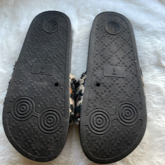 🆕Steven Madden Leopard Slides - Picture 2 of 4